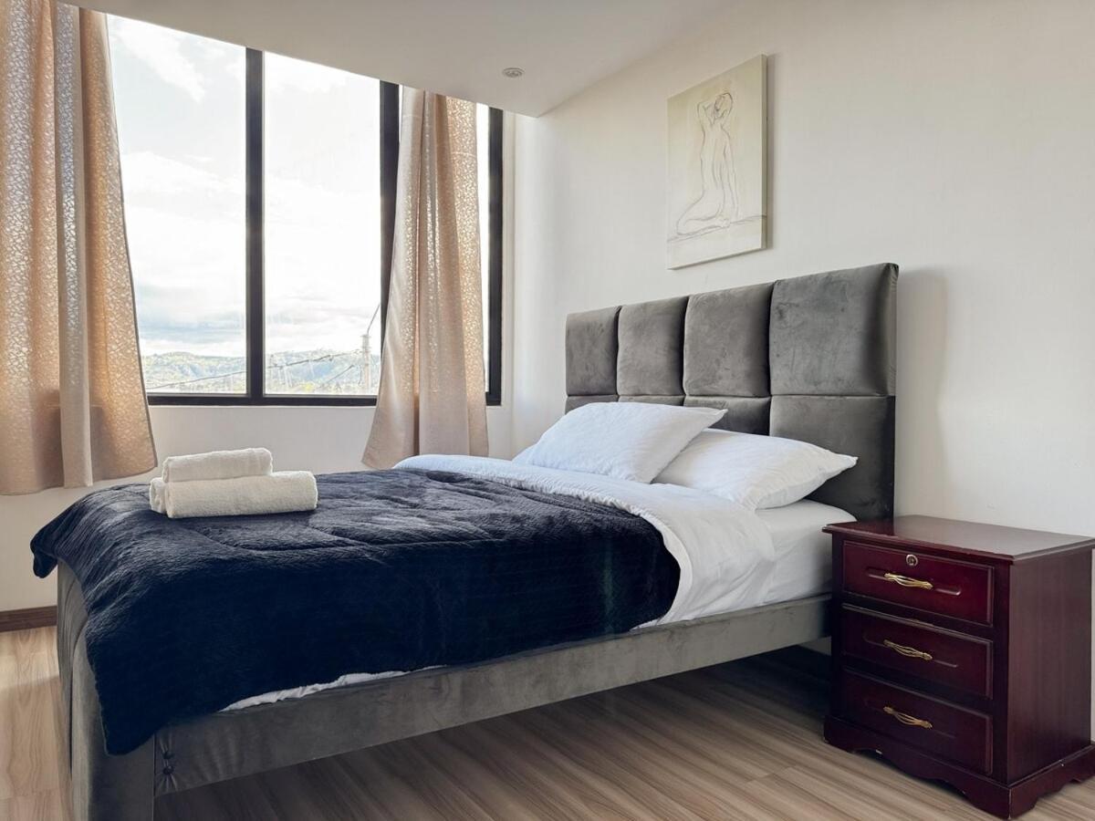 Urban Getaway With City View With Garage Куэнка Экстерьер фото