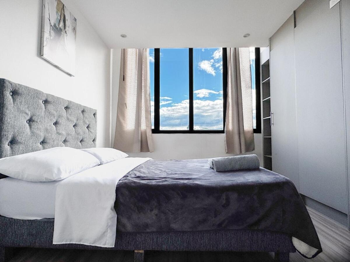 Urban Getaway With City View With Garage Куэнка Экстерьер фото